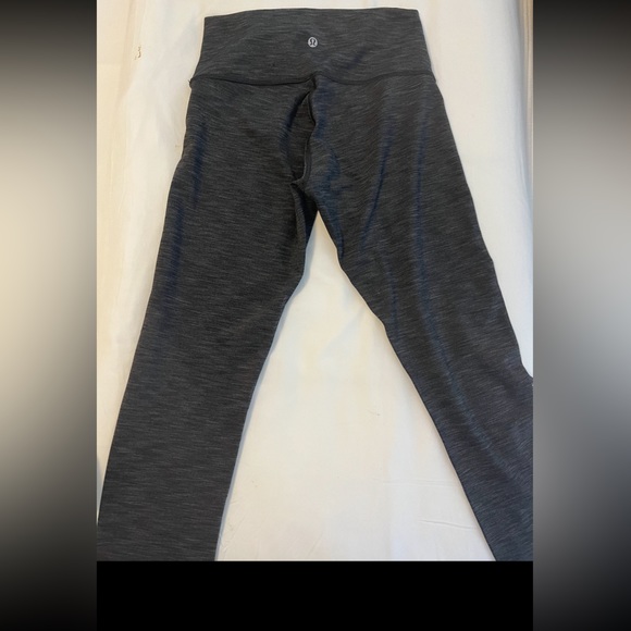 Comfy Lululemon leggings - Picture 3 of 3